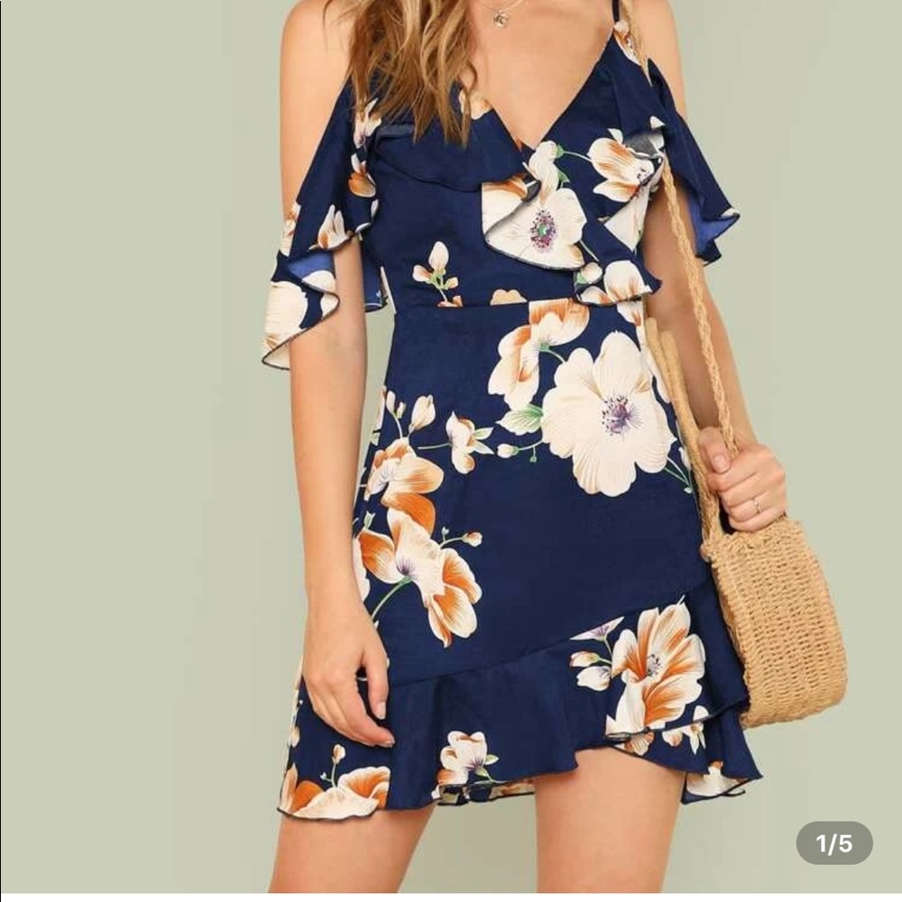 🌺Floral ColdShoulder Ruffle Hem Dress🌸